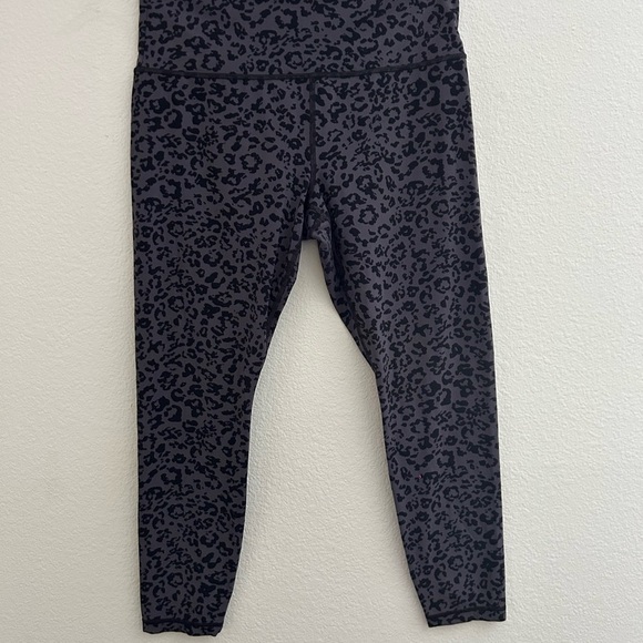 Athleta Cheetah Leopard Print Leggings Large Petite - Picture 3 of 9